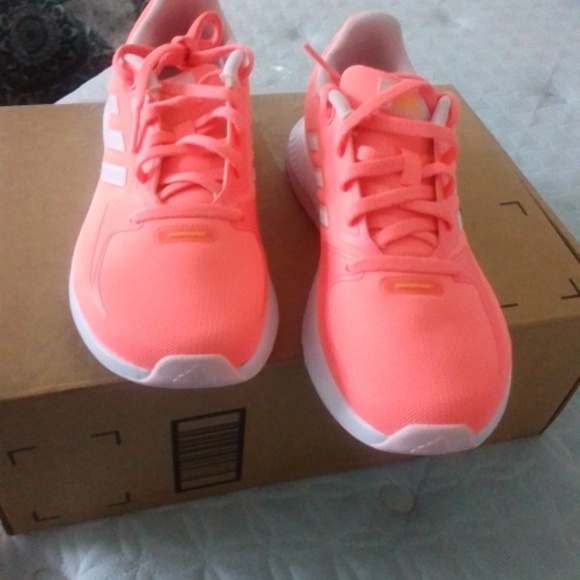 NWOT children's Adidas sneakers - Picture 3 of 5